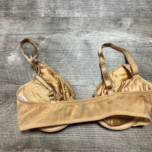 Victoria's Secret Tan Lace Bra - Picture 5 of 6